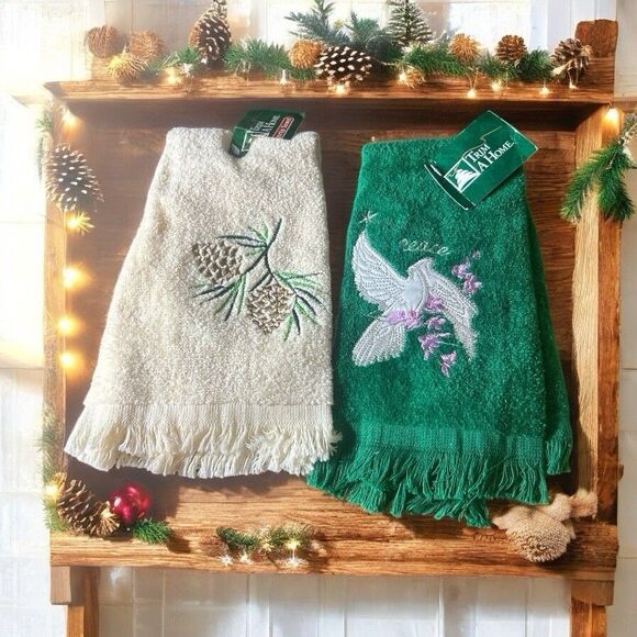 Trim A Home Christmas Fingertip Towels, Lot Of Two Pinecones Peace Doves W/Tags - Picture 1 of 7